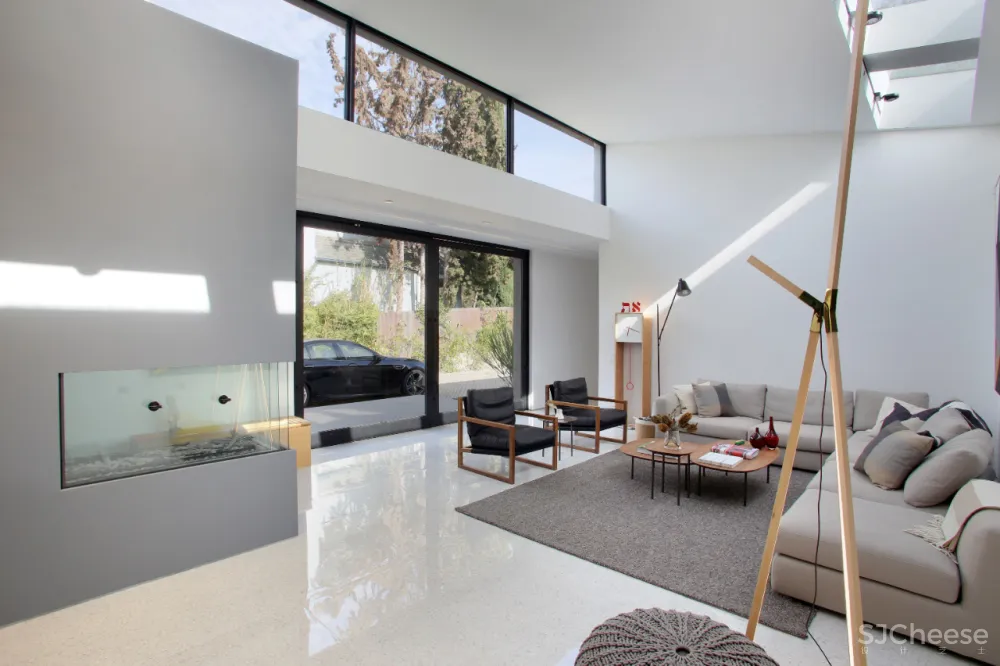 418㎡ 建筑师之家,在树林里探索极简主义美学