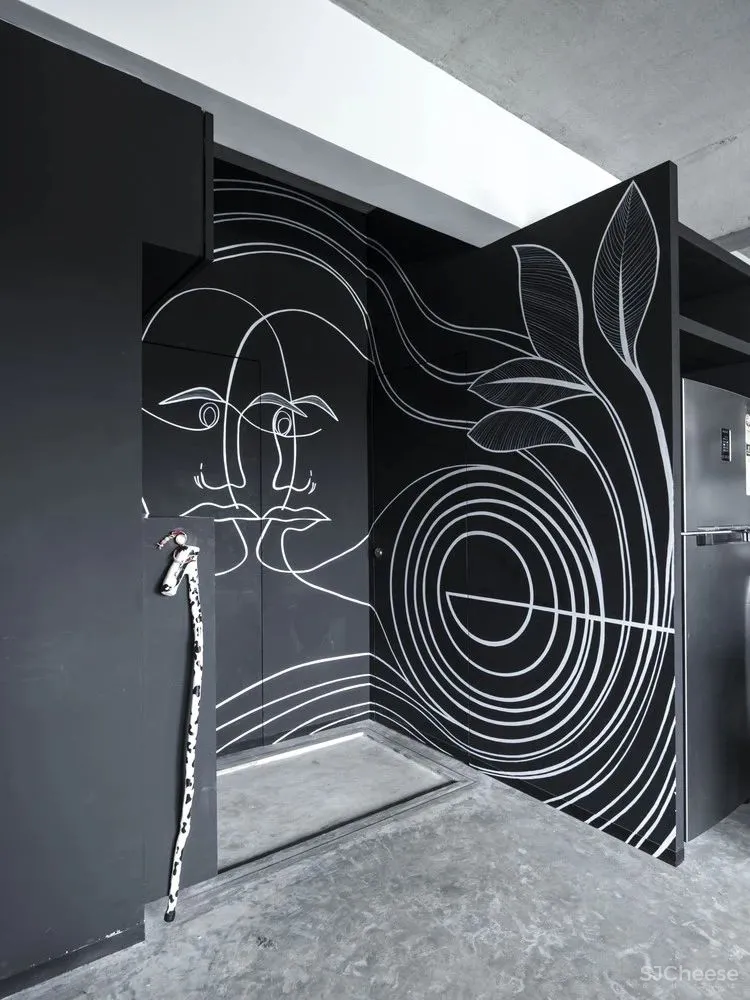 这个家又黑暗又绚烂，既大胆又原始，你会选择住在这个酷酷的空间吗？