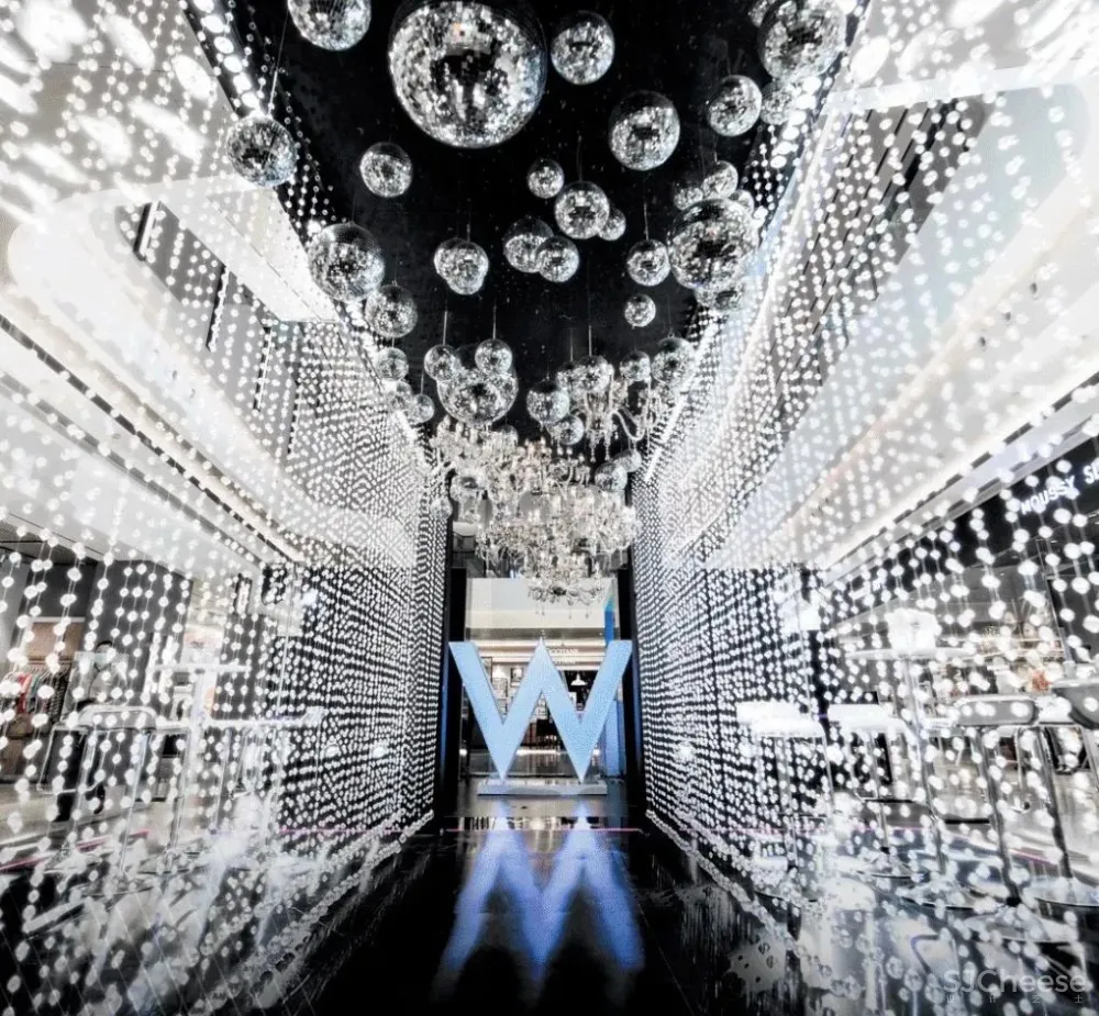 2020年10月17日 骚到爆的成都W酒店盛大开业!最新艳照曝光!