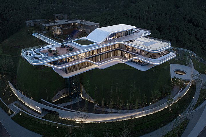 重庆滨江边的“时光之轮” 元禾大千