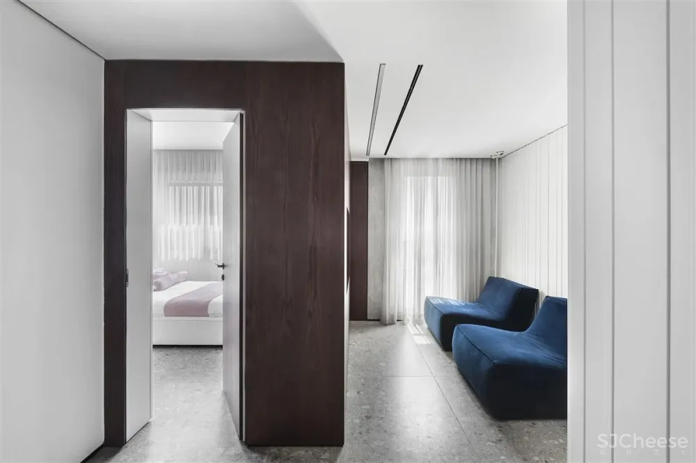 170㎡顶层复式,极简轻奢!