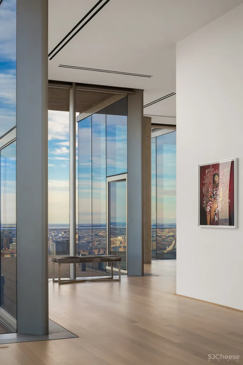 毛坯感的顶层公寓，一个月租金68万，三种软装陈设，哪种更高级？