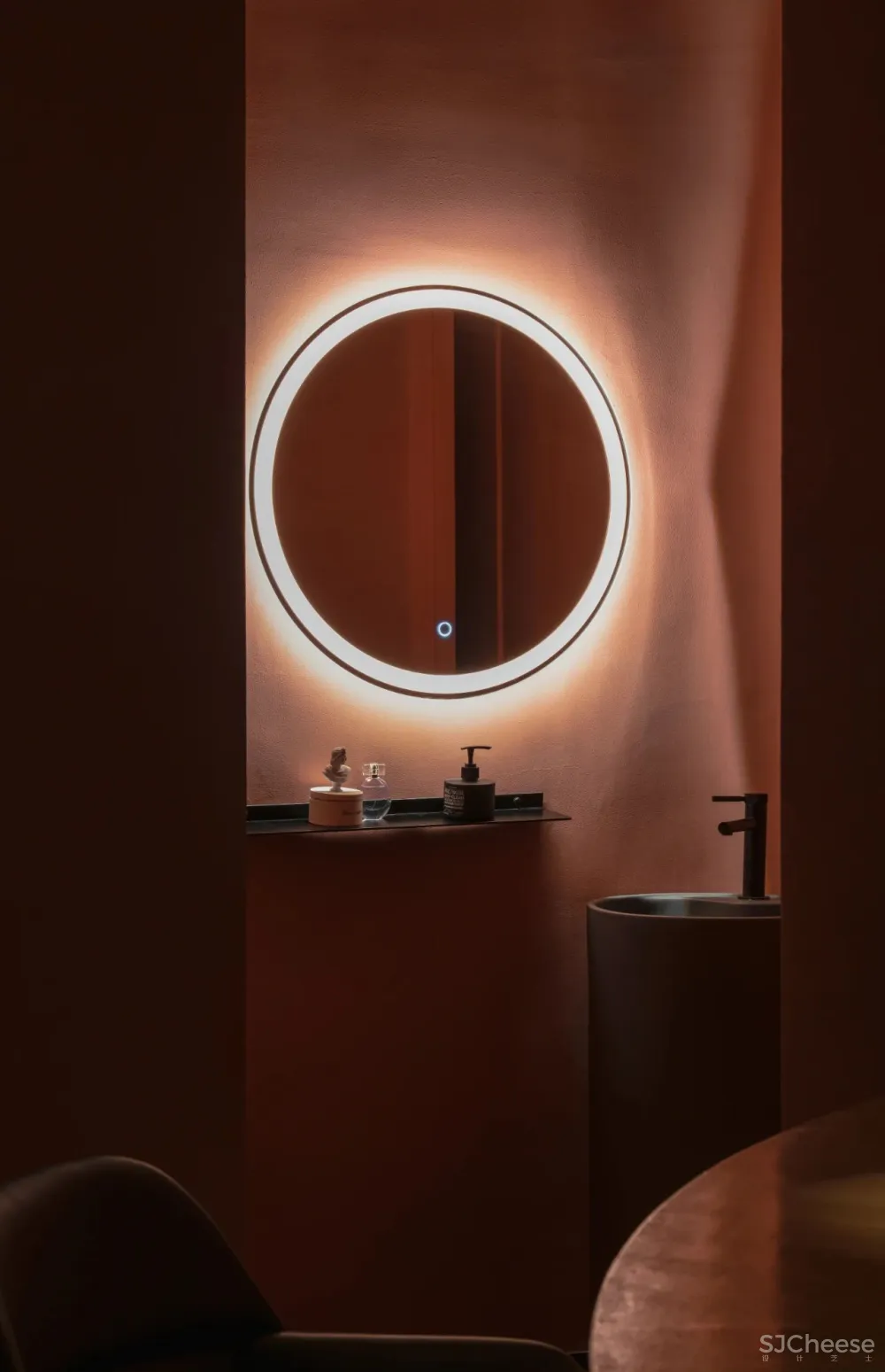 流畅弧线，打造设计感超强的迷你酒吧