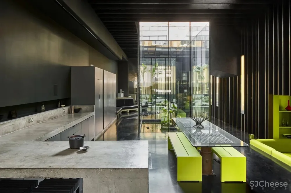 他十七年前设计的老房,现在五千万成交,这设计是真黑