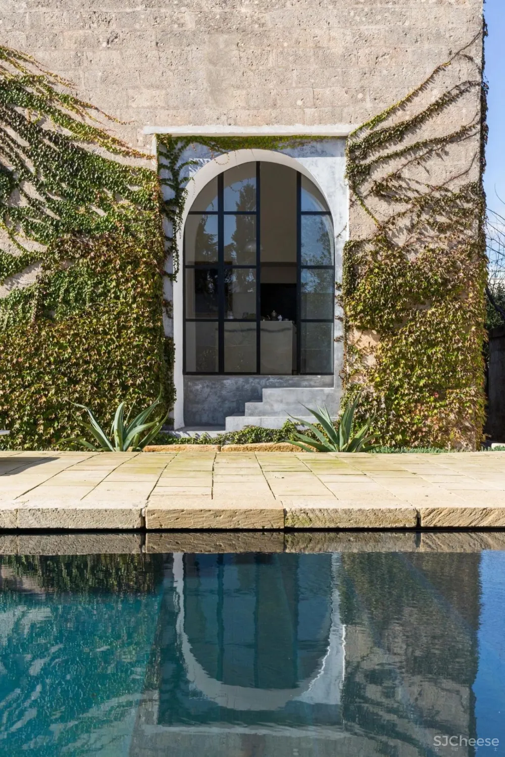 159 年历史的遗迹艺术酒店,收藏了极简、侘寂、巴洛克、拜占庭等风格!