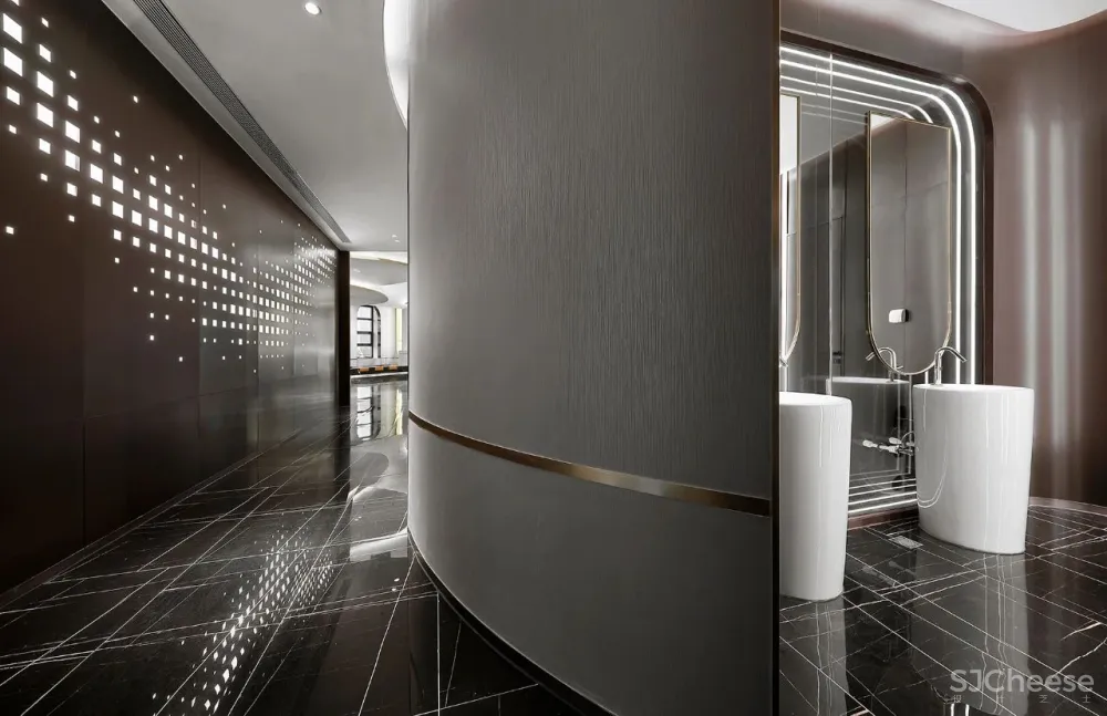 金与蓝点缀的灵动空间,唤起新与旧的时光对话