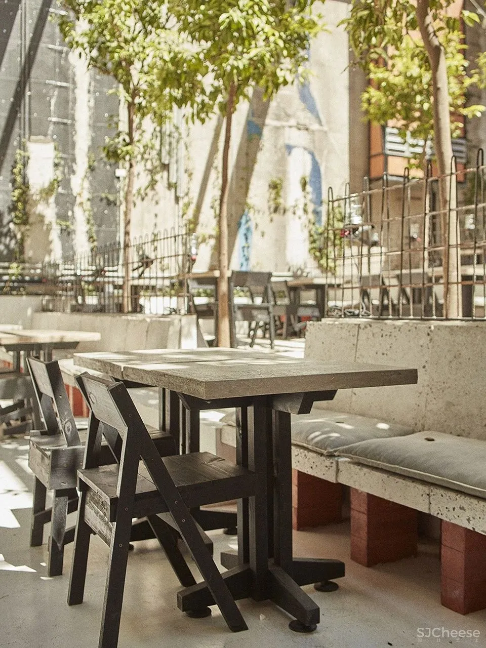 空间再构 西班牙Mo de Movimiento餐厅