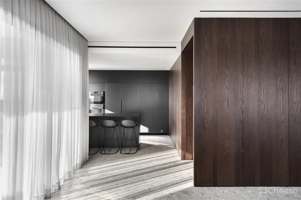 170㎡顶层复式,极简轻奢!