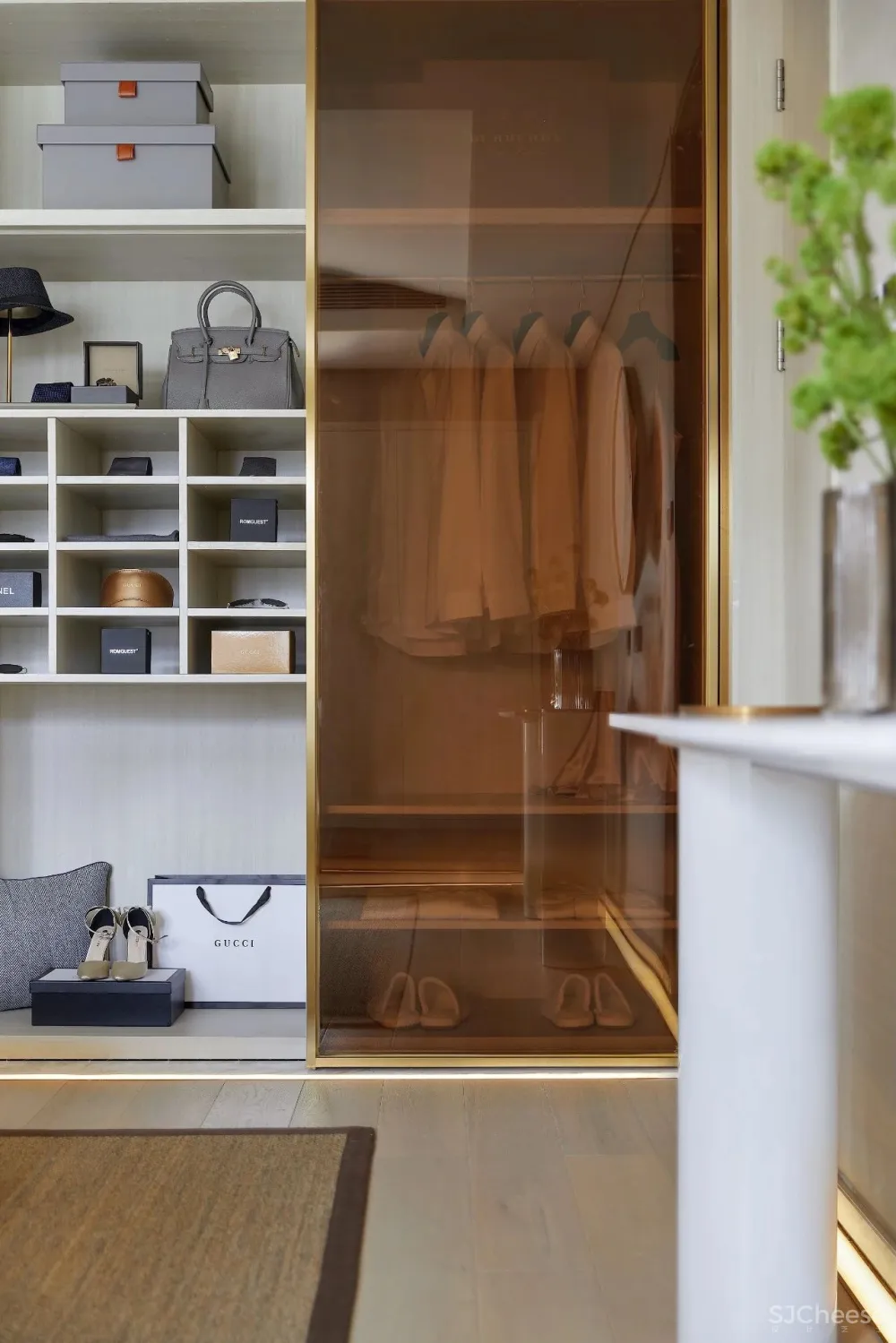 236㎡儒雅复式样板间,褪去形式后的本真,直达心门的素雅风