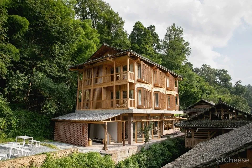 砖与木材讲述百年村落的故事 井上民宿