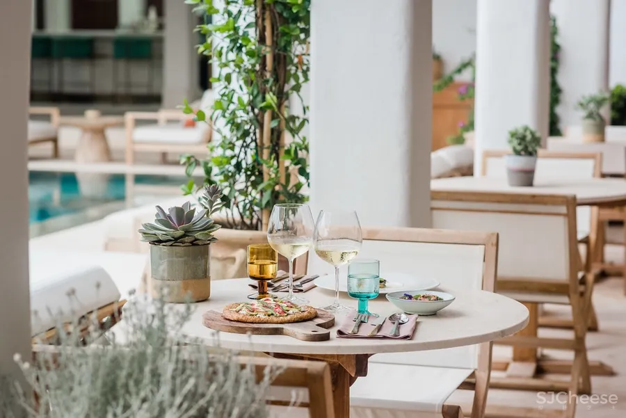 狂砸28亿在一座岛上建50栋豪宅!18位顶级设计师联手打造,豪华别墅一次性看个够!