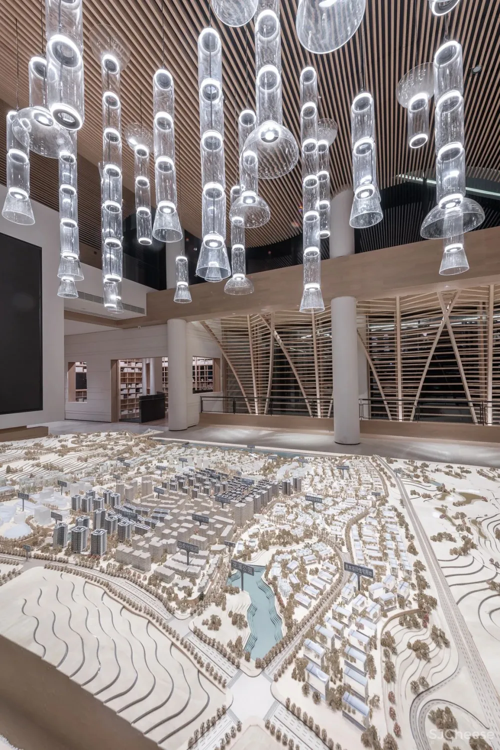 重庆滨江边的“时光之轮” 元禾大千