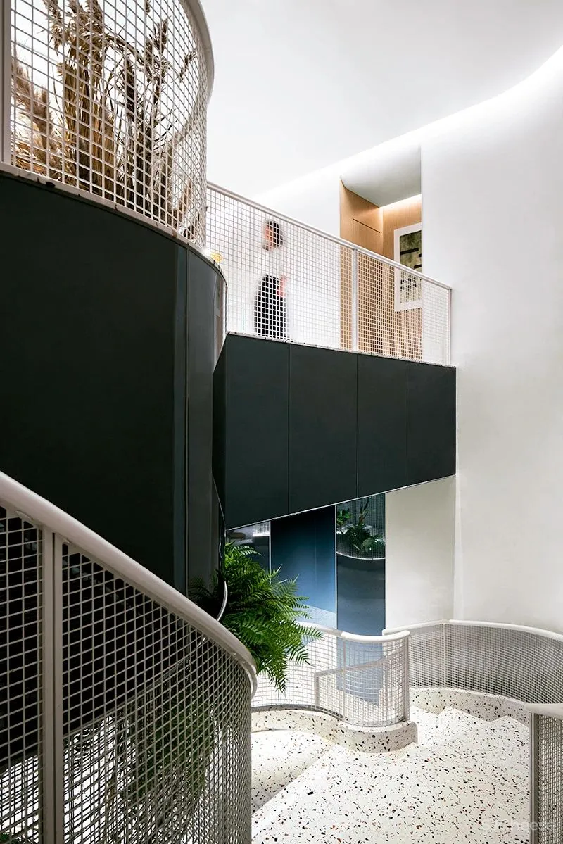 峻佳设计丨水上的白色花园,超现实主义咖啡馆打造城市记忆封面