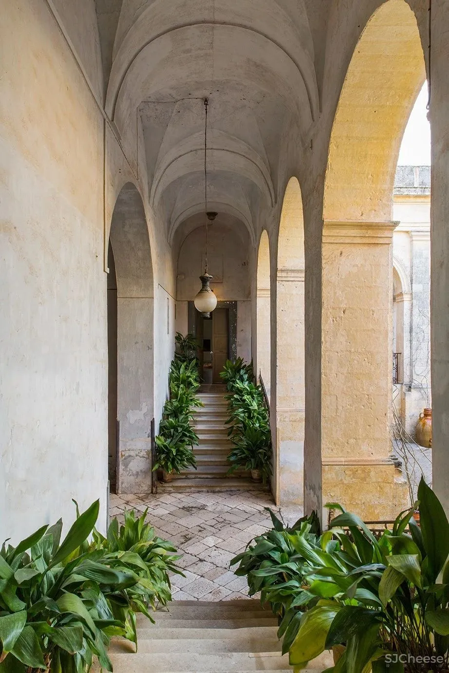 159 年历史的遗迹艺术酒店,收藏了极简、侘寂、巴洛克、拜占庭等风格!