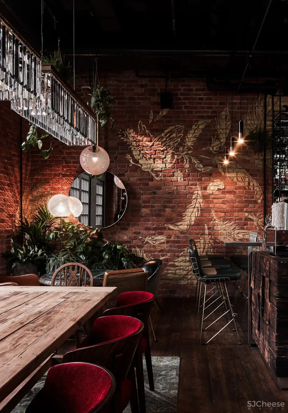 旧仓库爆改小酒馆，太有气氛了