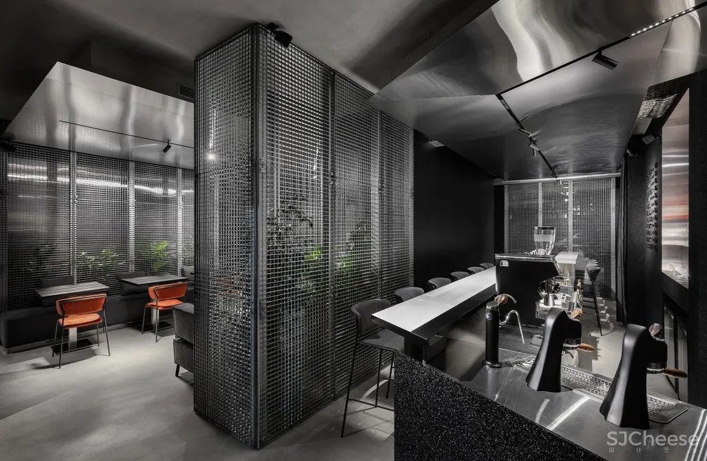 材质极致运用，拉丝不锈钢赋予空间高级感！