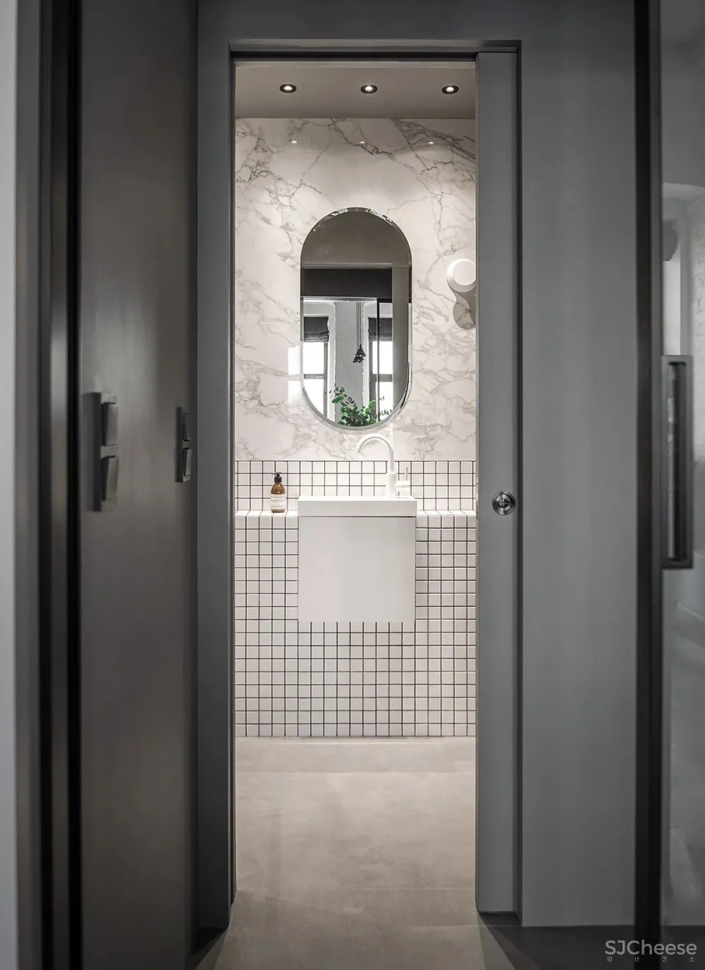 114㎡ 老房翻新,起居室加个“盒子”瞬间多出两间房