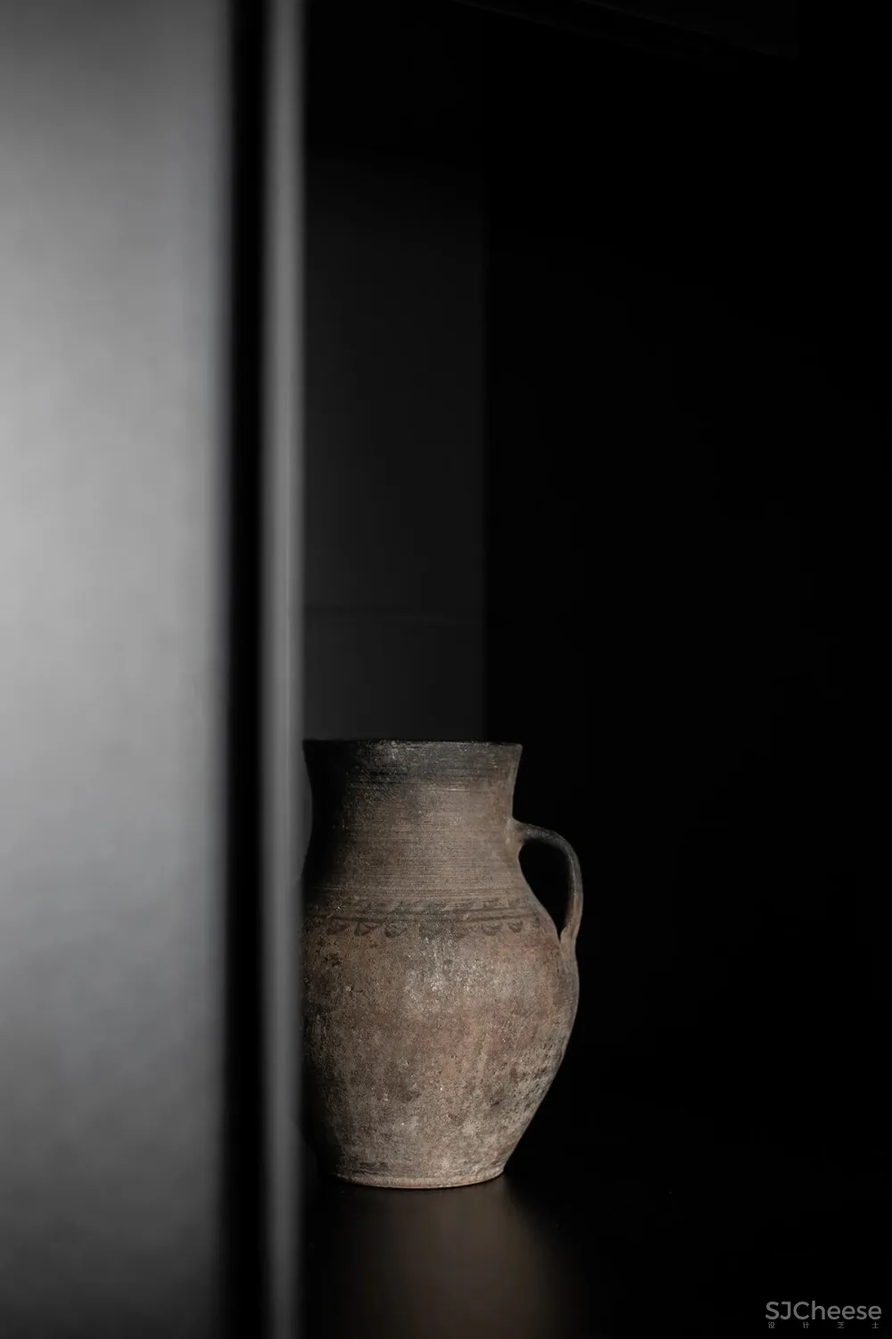 43㎡黑色小户型住宅,网友:这才叫一个人的豪宅!