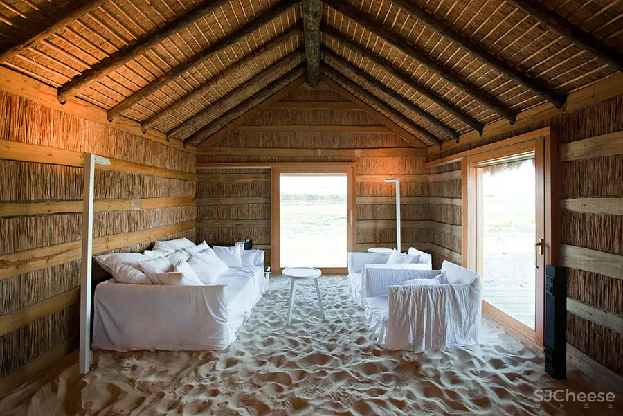 乡下民宿越做越精致，它们却反其道而行：越简陋越高级