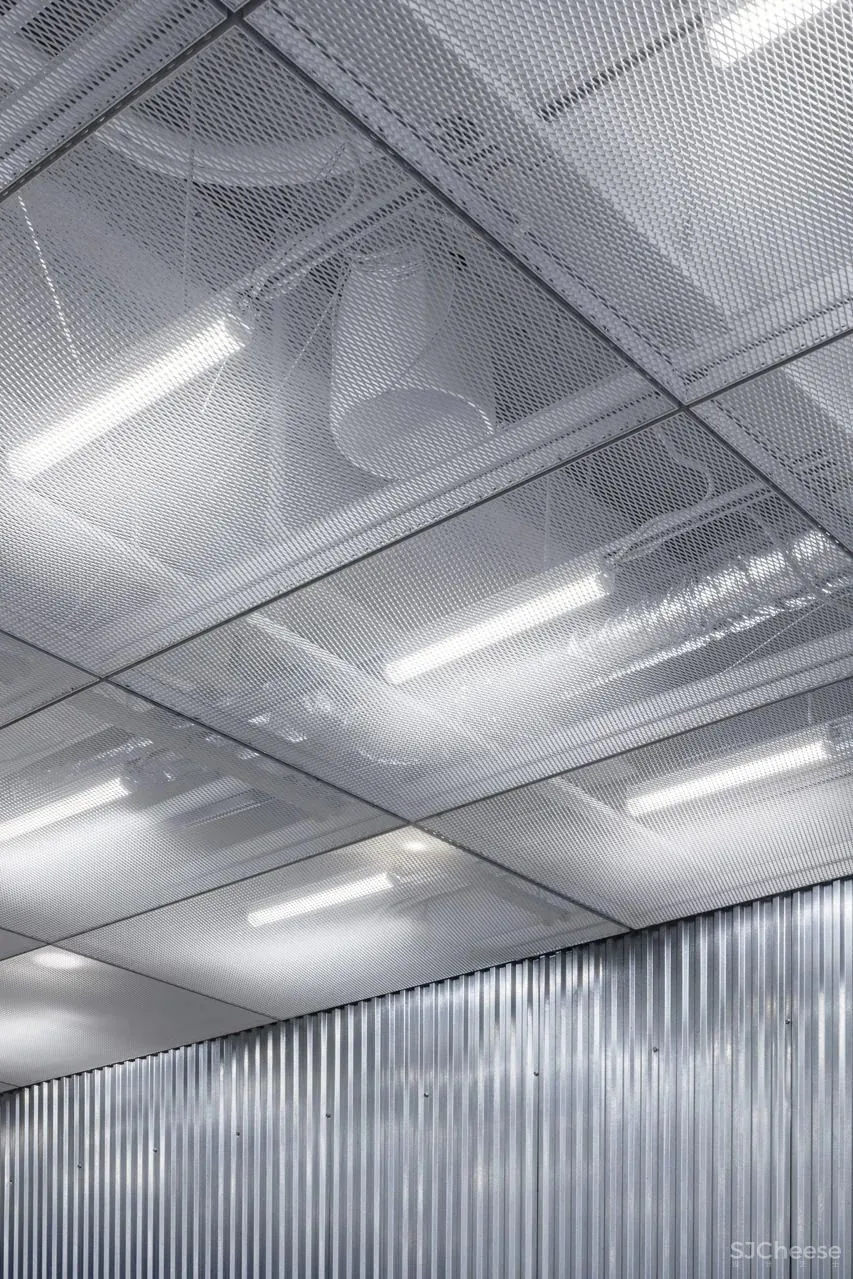 迈阿密设计街区的Off White,可不只是一家商店