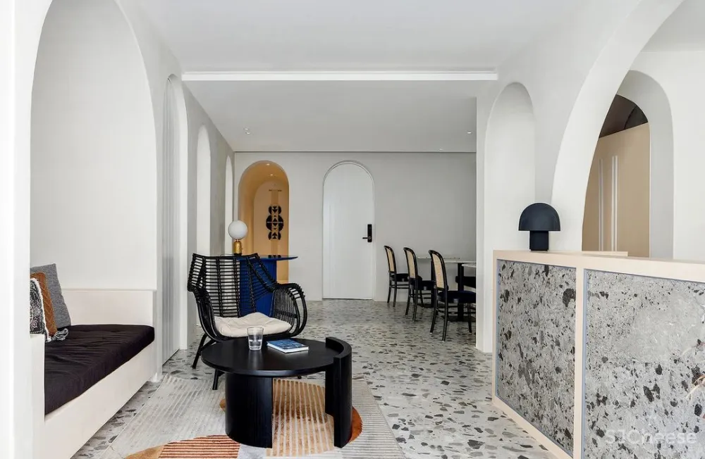 深圳埂上设计丨这栋洁净纯白的建筑，让人彷如置身圣托里尼岛