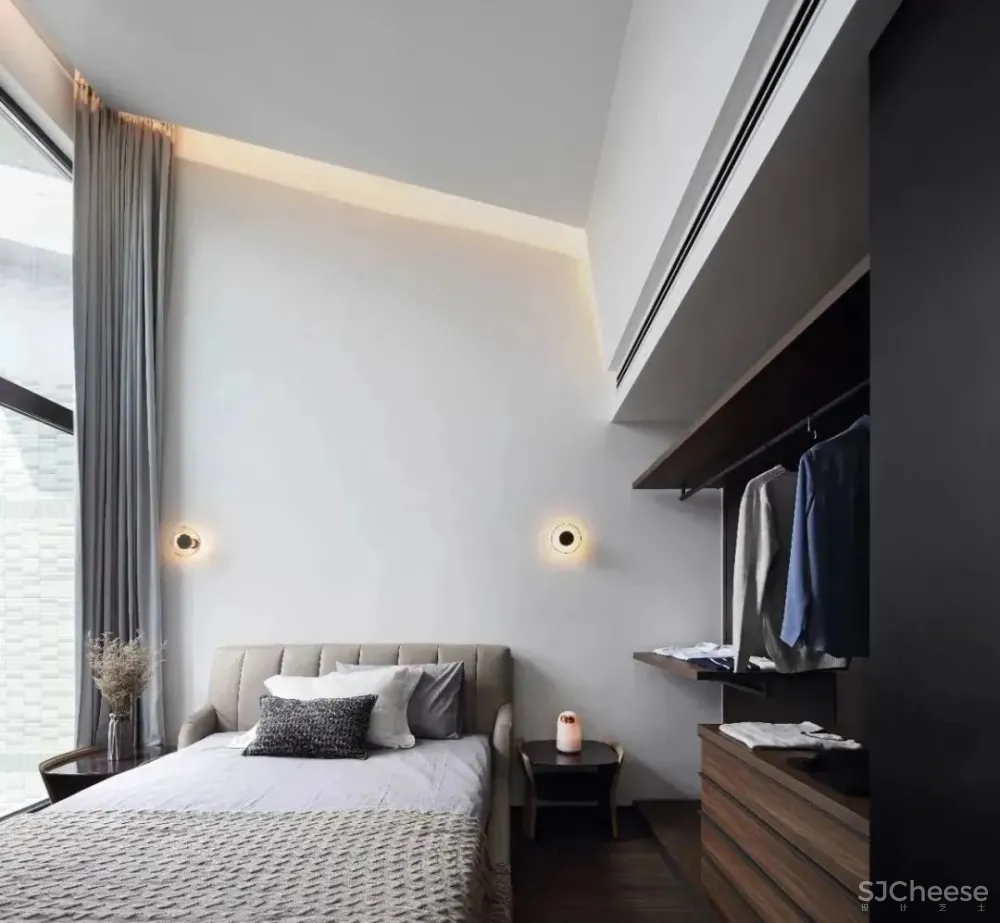 240㎡复式低干预痕迹的设计,在黑白色调中体现高级感 匠人筑语空间设计工作室