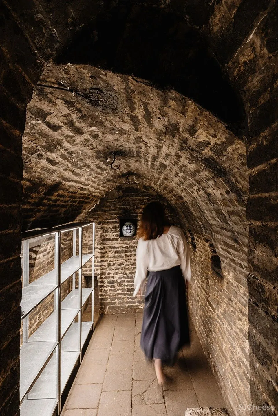 北京这栋沉静百年的老宅没有爆改,却把过道运用得淋漓尽致!