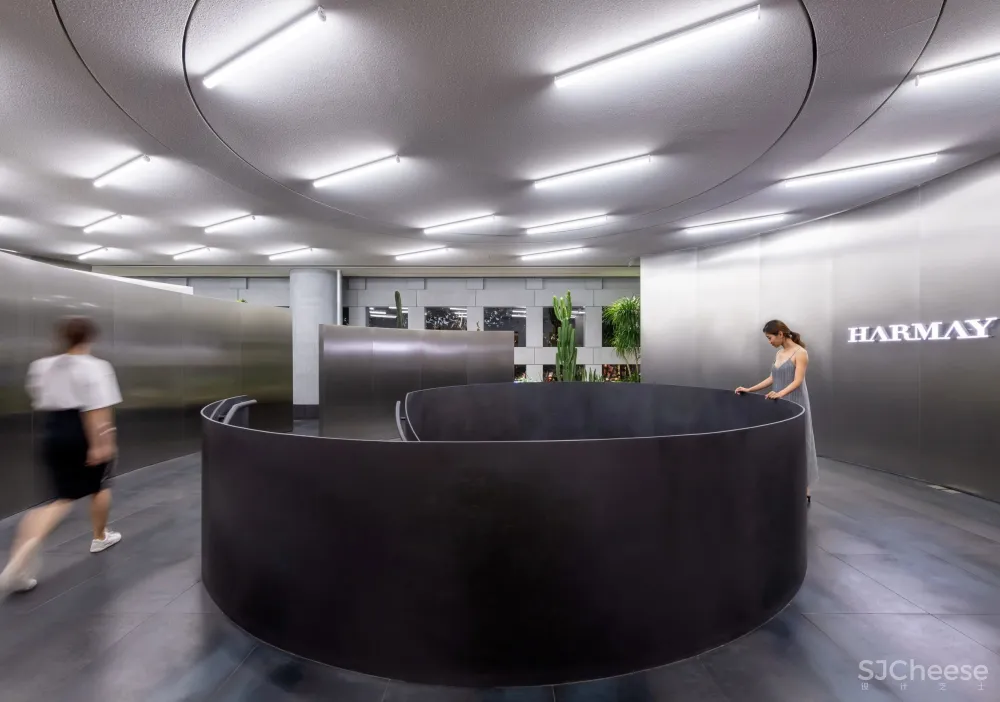 必逛的网红美妆店話梅落地成都,你打卡了吗?