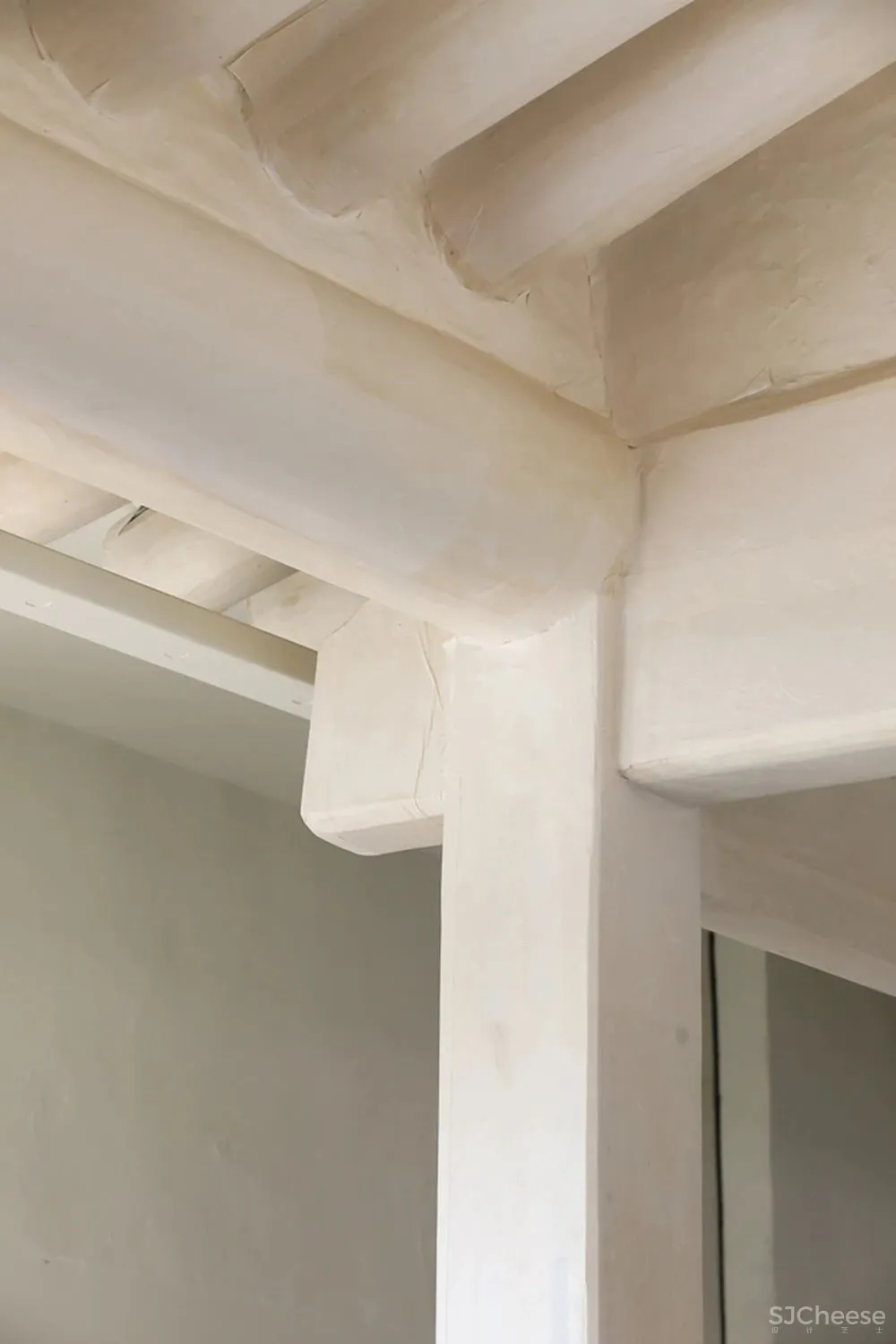 首尔市中心这家餐厅,院里竟种满了茅草?