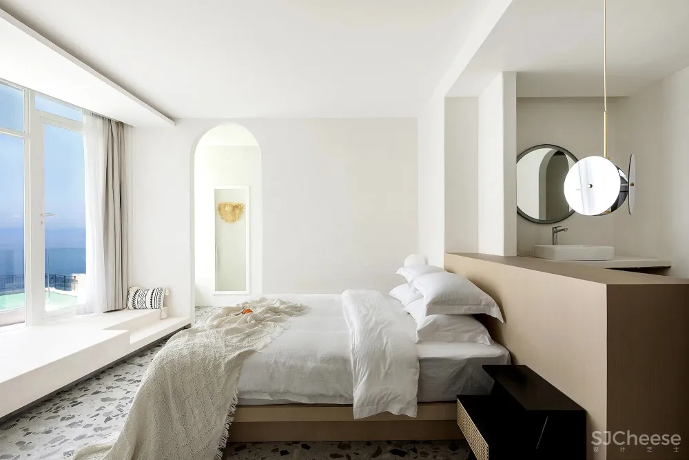 深圳埂上设计丨这栋洁净纯白的建筑，让人彷如置身圣托里尼岛