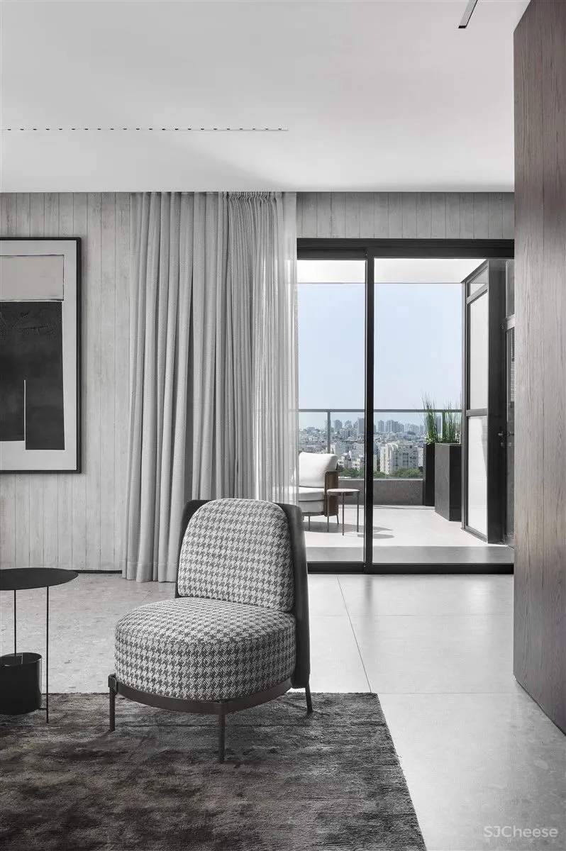 170㎡顶层复式,极简轻奢!