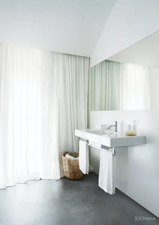 乡下民宿越做越精致，它们却反其道而行：越简陋越高级