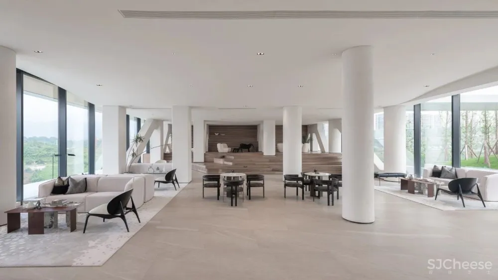 重庆滨江边的“时光之轮” 元禾大千