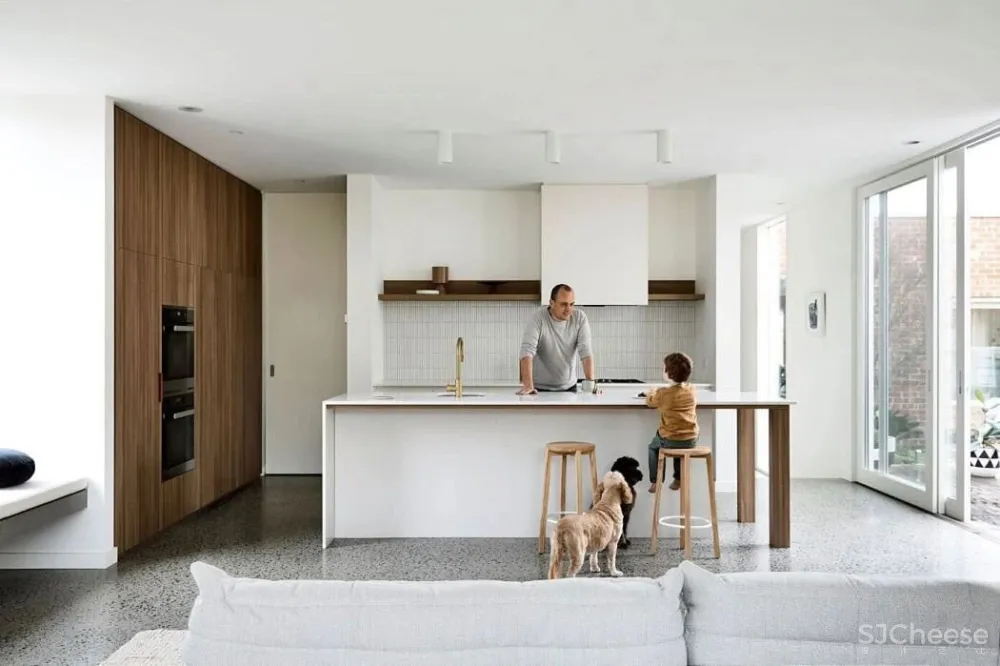 厨房加个中岛，小家也能住出豪宅感