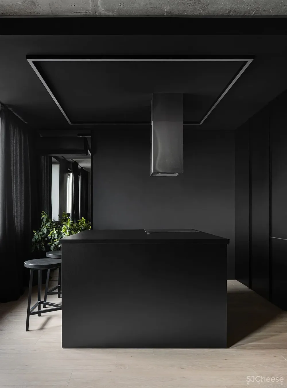 43㎡黑色小户型住宅,网友:这才叫一个人的豪宅!