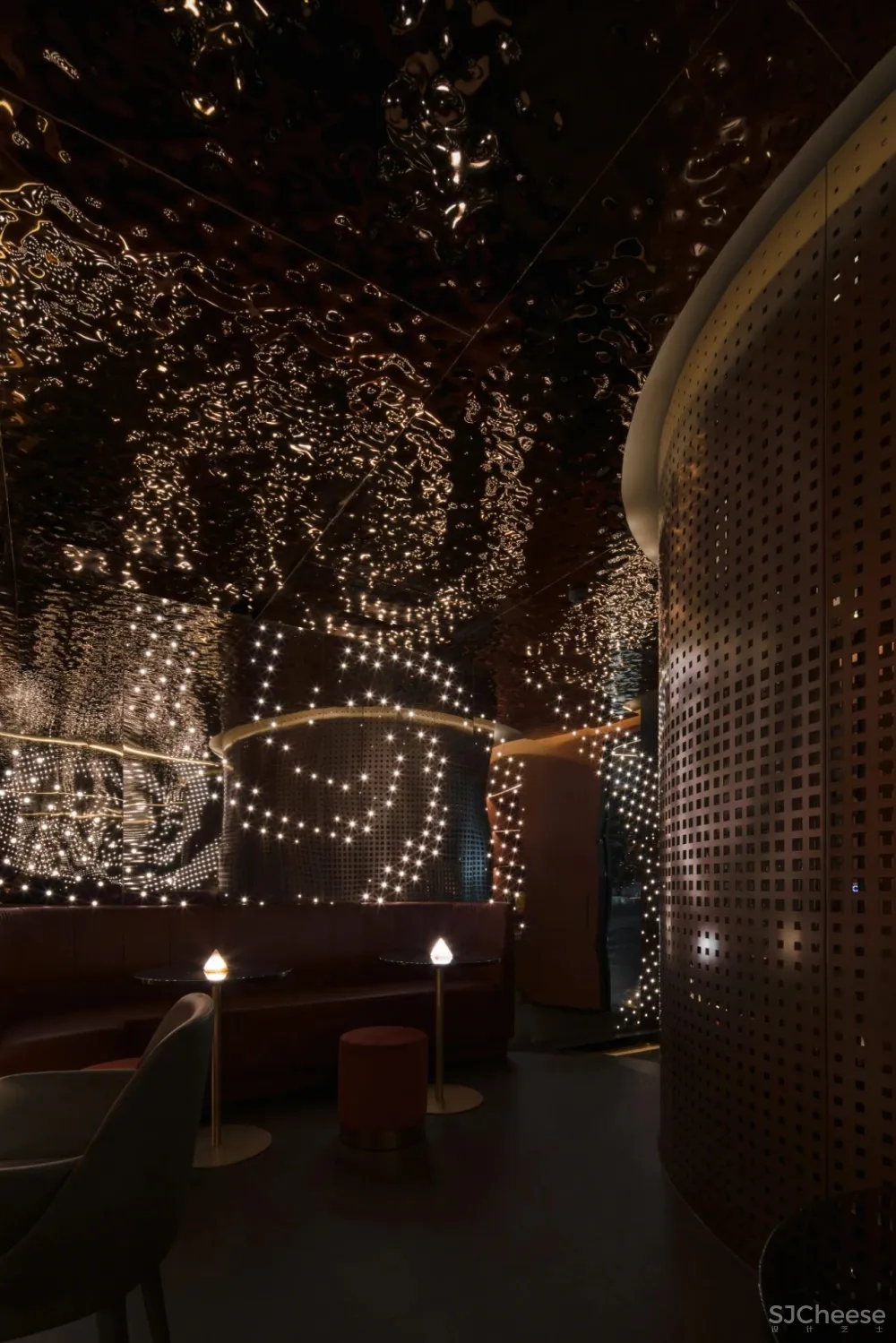 流畅弧线，打造设计感超强的迷你酒吧