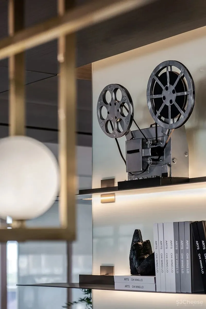 以简驭繁,线形空间里的“光”之美学!