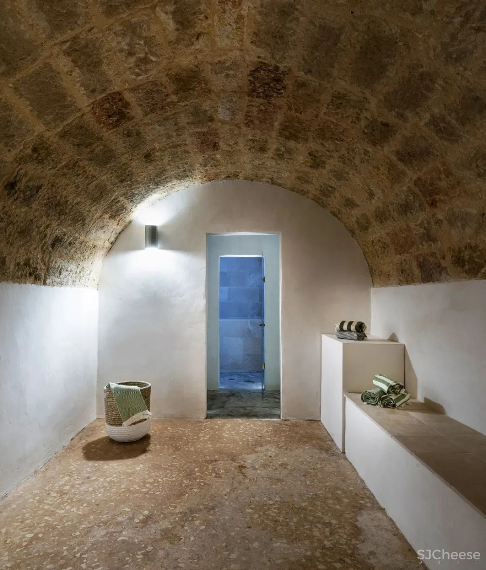 159 年历史的遗迹艺术酒店,收藏了极简、侘寂、巴洛克、拜占庭等风格!