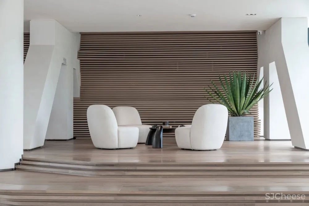 重庆滨江边的“时光之轮” 元禾大千