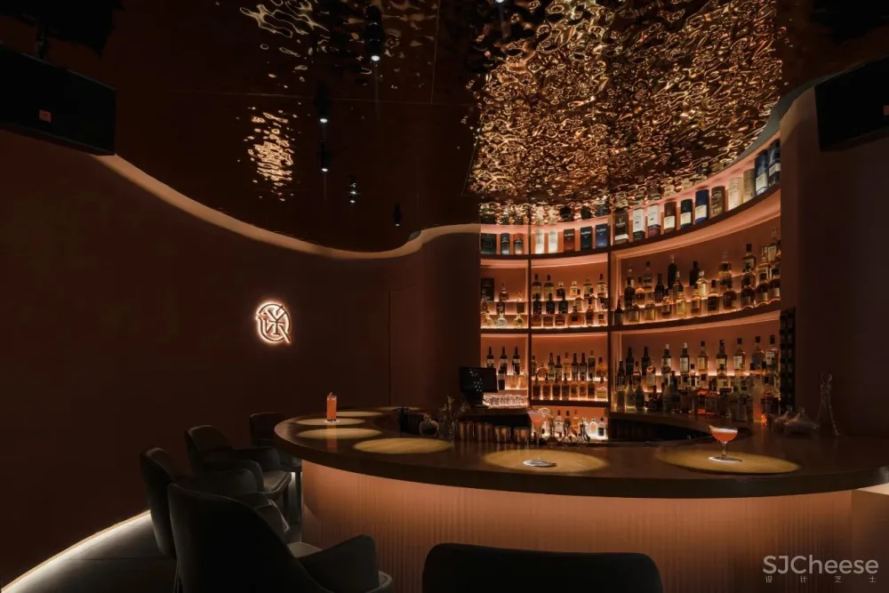 流畅弧线，打造设计感超强的迷你酒吧