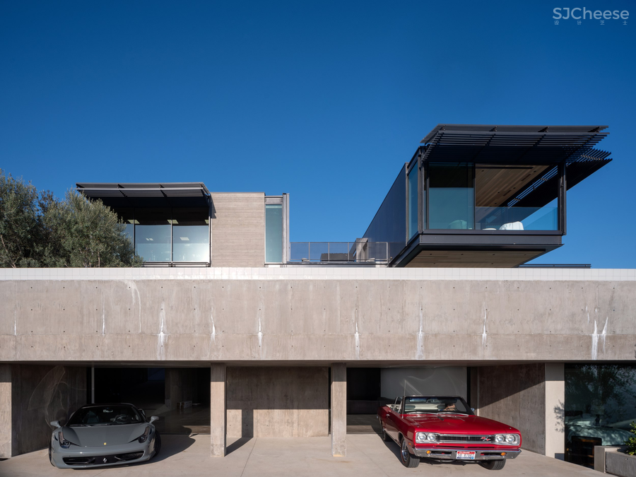 4亿一幢的好莱坞豪宅,粗糙外表下,竟有这些令人惊讶的机关!