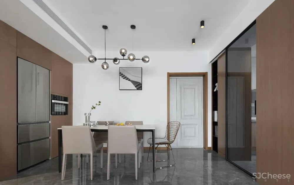 波子汽水之家，描绘充满活力的橙色空间！