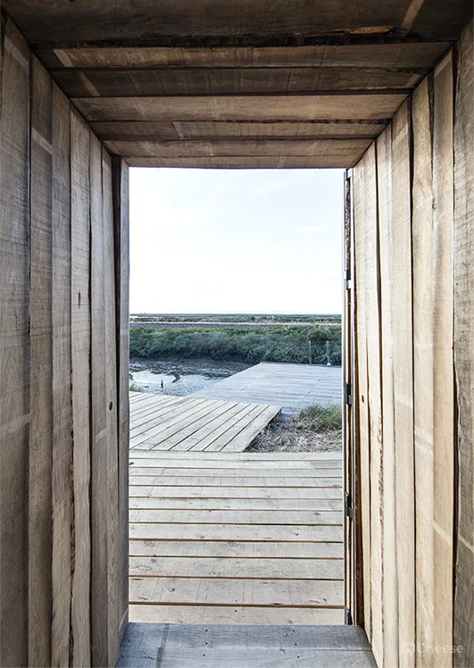 乡下民宿越做越精致，它们却反其道而行：越简陋越高级