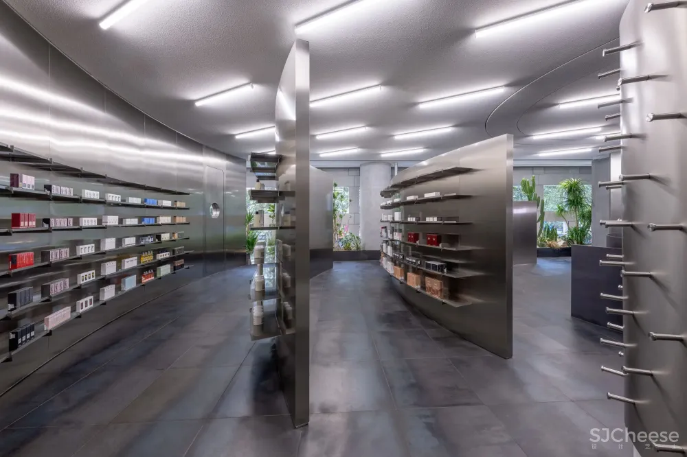 必逛的网红美妆店話梅落地成都,你打卡了吗?