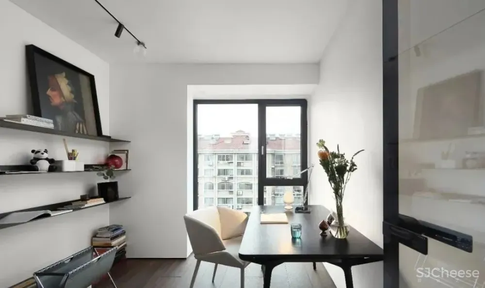 240㎡复式低干预痕迹的设计,在黑白色调中体现高级感 匠人筑语空间设计工作室