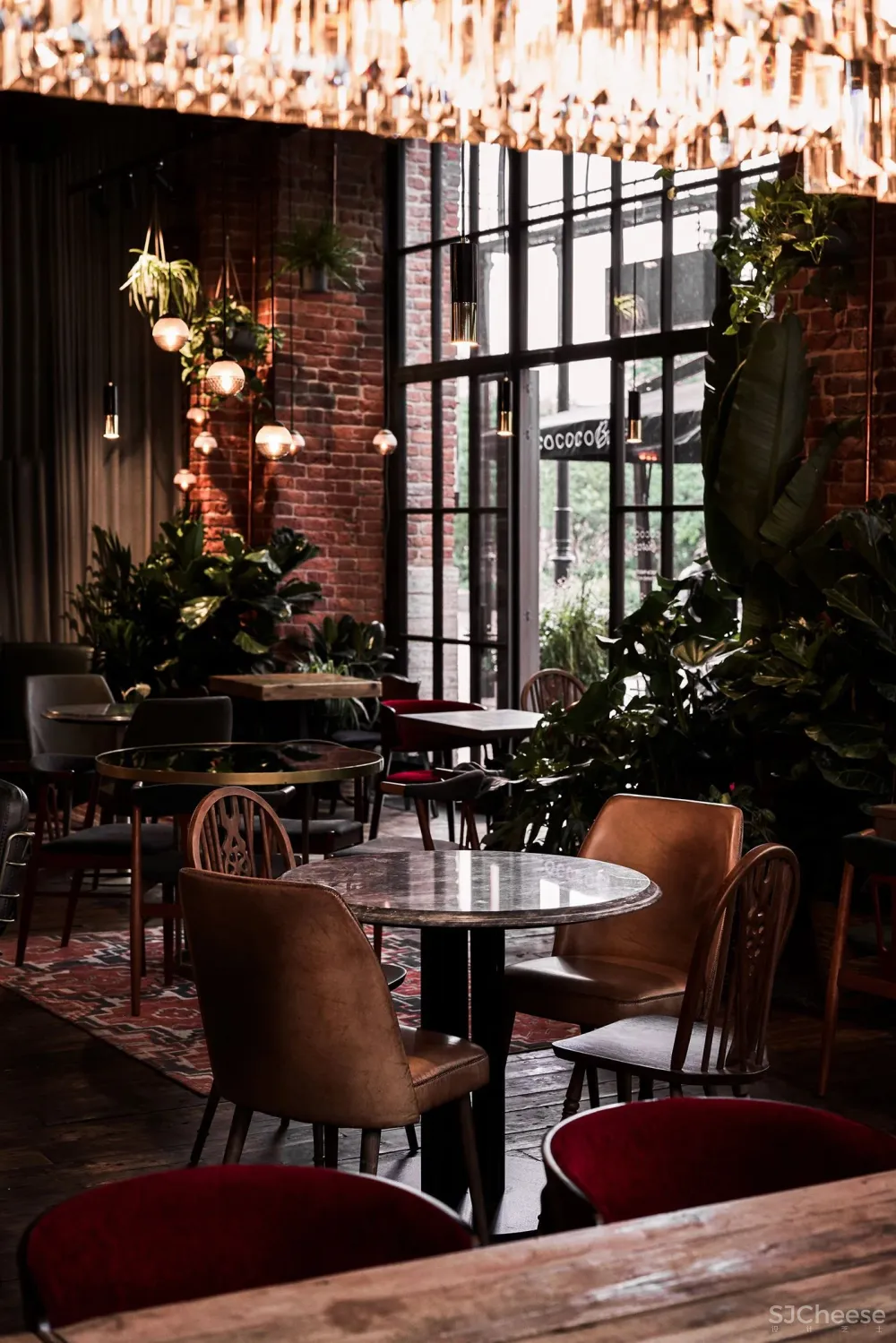 旧仓库爆改小酒馆，太有气氛了