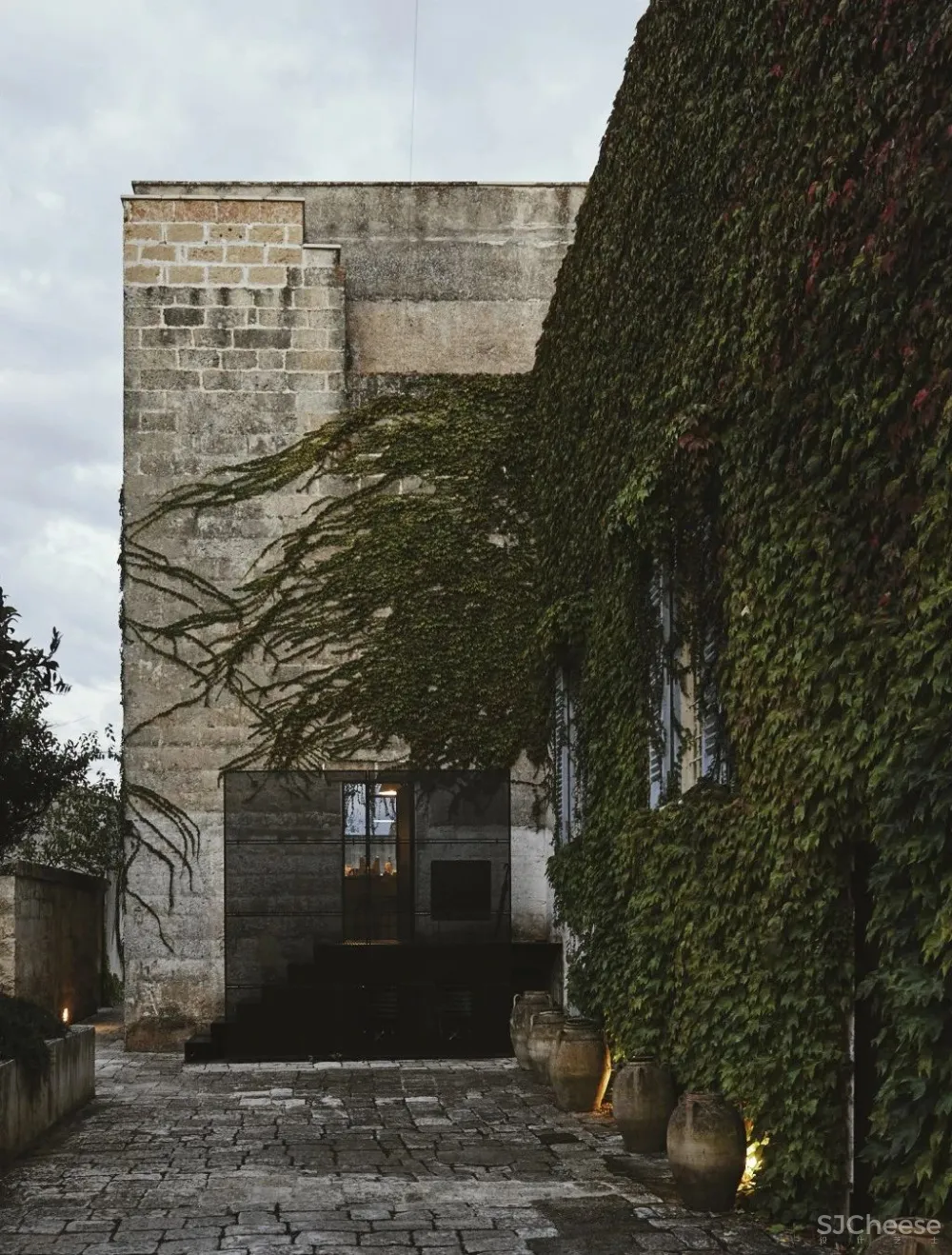 159 年历史的遗迹艺术酒店,收藏了极简、侘寂、巴洛克、拜占庭等风格!