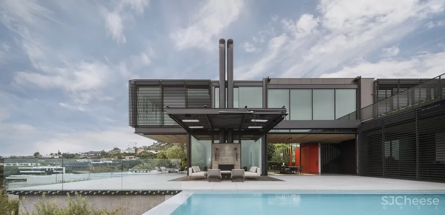 4亿一幢的好莱坞豪宅,粗糙外表下,竟有这些令人惊讶的机关!