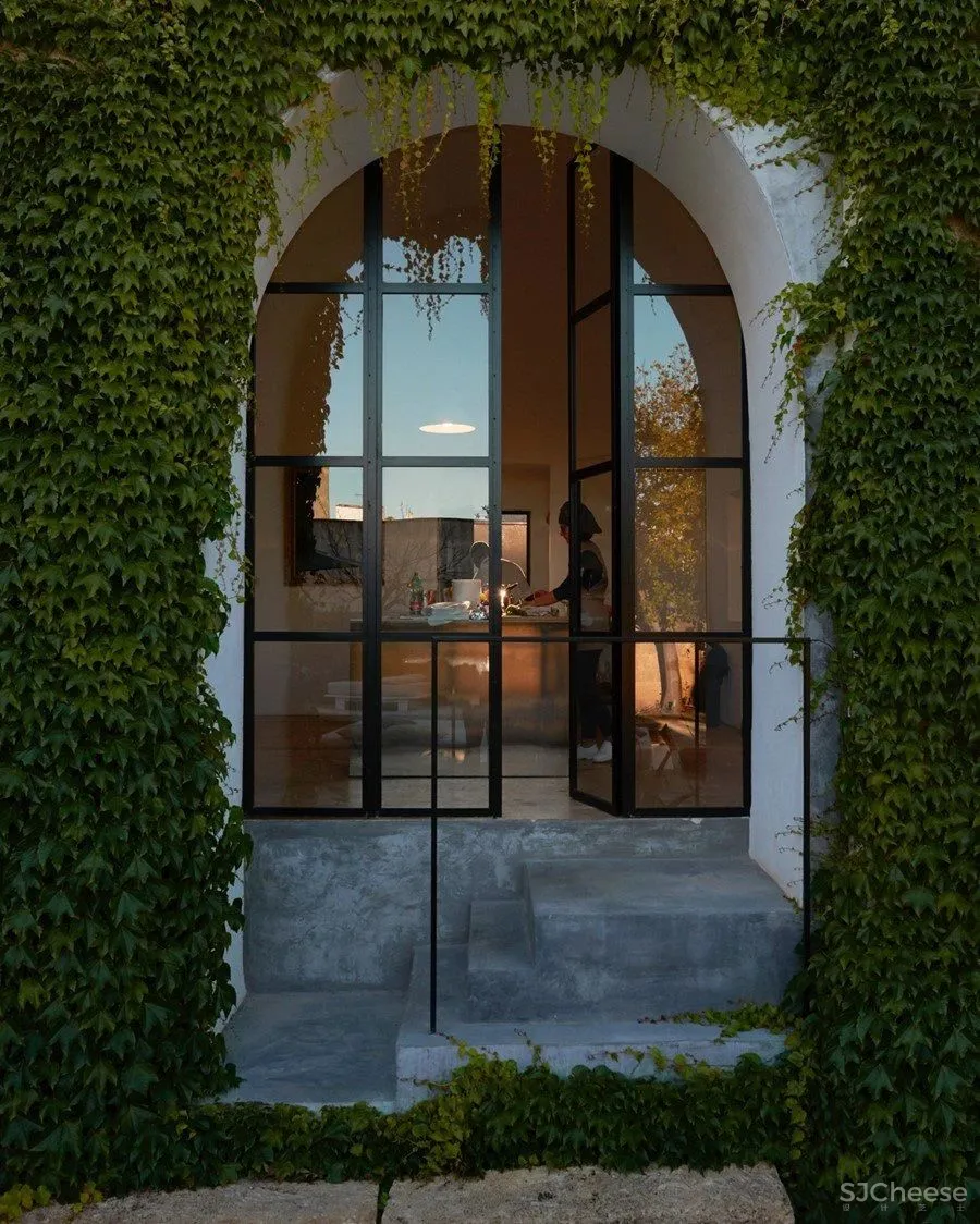 159 年历史的遗迹艺术酒店,收藏了极简、侘寂、巴洛克、拜占庭等风格!