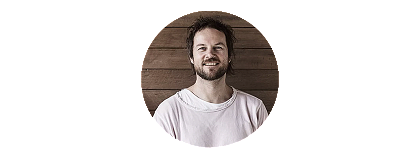 这个家 7 米高的旋转楼梯,美翻了!